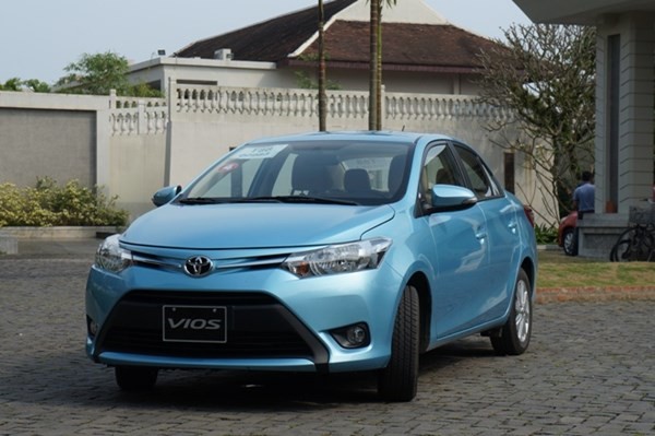 Toyota bán gần 3.000 xe trong tháng 2