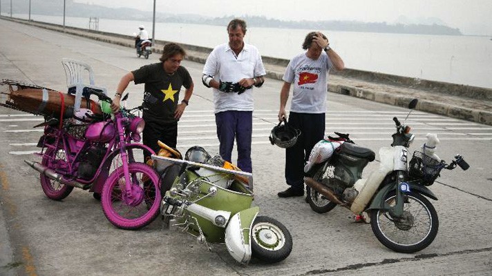 Jeremy Clarkson, James May và Richard Hammond trong 1 chương trình Top Gear quay tại Việt Nam