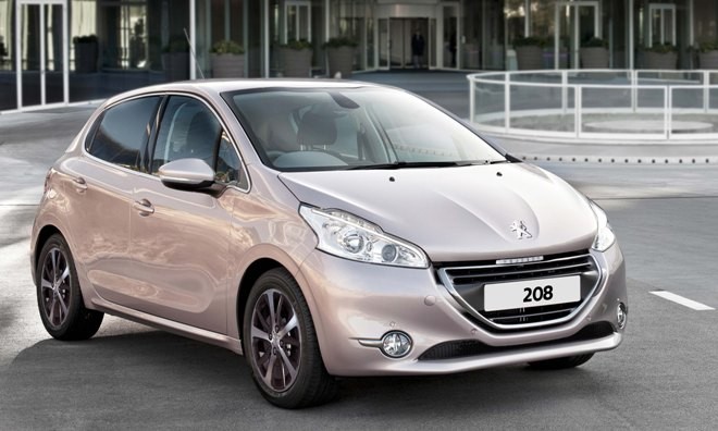 Xe Peugeot giảm giá hàng trăm triệu đồng