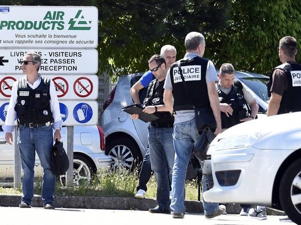 Cảnh sát có mặt tại hiện trường vụ tấn công tại Pháp. (Nguồn: independent)