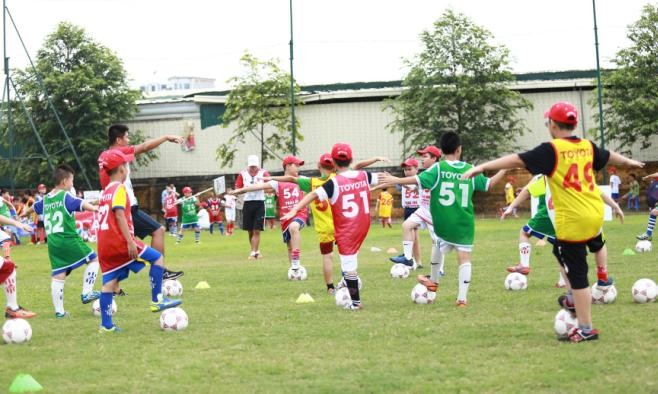 700 thí sinh dự vòng sơ loại Trại hè bóng đá thiếu niên Toyota 2015