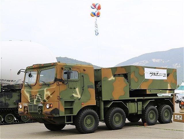 Hệ thống phóng rocket đa nòng K-MLRS của Hàn Quốc. (Nguồn: armyrecognition.com)