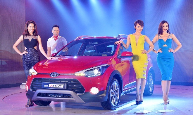 Hyundai i20Active gây sốt với 300 xe bán trong tuần ra mắt