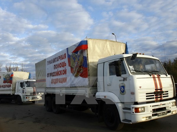 Đoàn xe chở hàng viện trợ thứ tư của Nga tới Ukraine. (Nguồn: AFP/TTXVN)