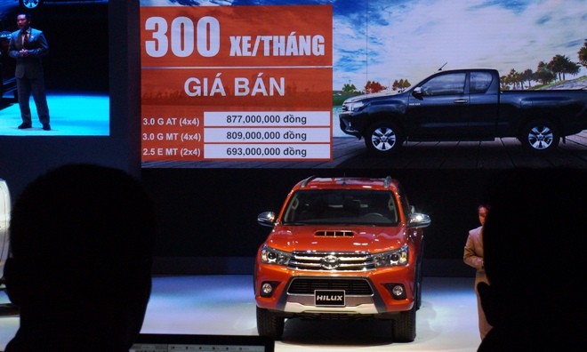 Mức giá dành cho 3 phiên bản của Toyota Hilux 2015