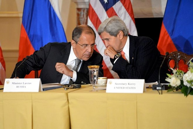 Ngoại trưởng Nga Sergei Lavrov và người đồng cấp Mỹ John Kerry. (Nguồn: Bộ Ngoại giao Mỹ)