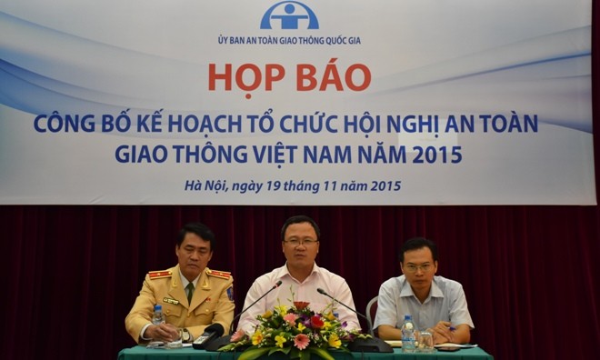 Lãnh đạo Ủy ban ATGT Quốc gia công bố Hội nghị ATGT Việt Nam năm 2015.