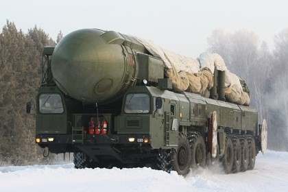 Tổ hợp tên lửa đạn đạo liên lục địa Topol của quân đội Nga