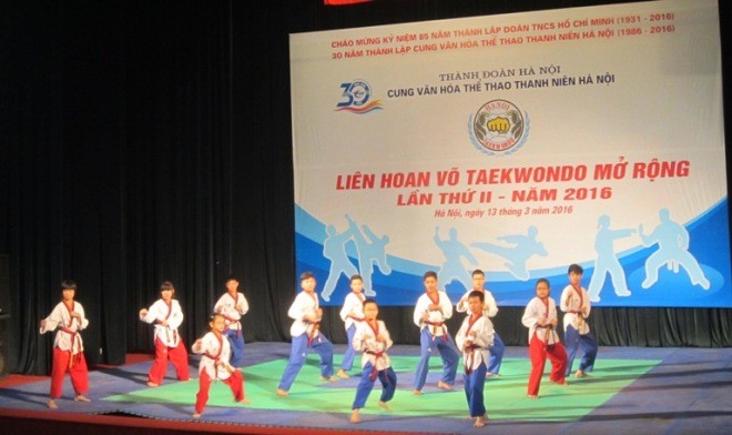 Liên hoan thu hút sự tham gia của 200 vận động viên đến từ các câu lạc bộ Taekwondo 