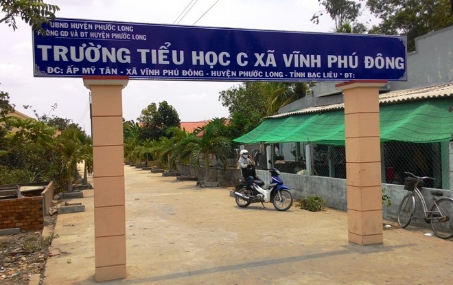 Trường Tiểu học C xã Vĩnh Phú Đông- nơi học sinh tố thầy hiệu trưởng sàm sỡ