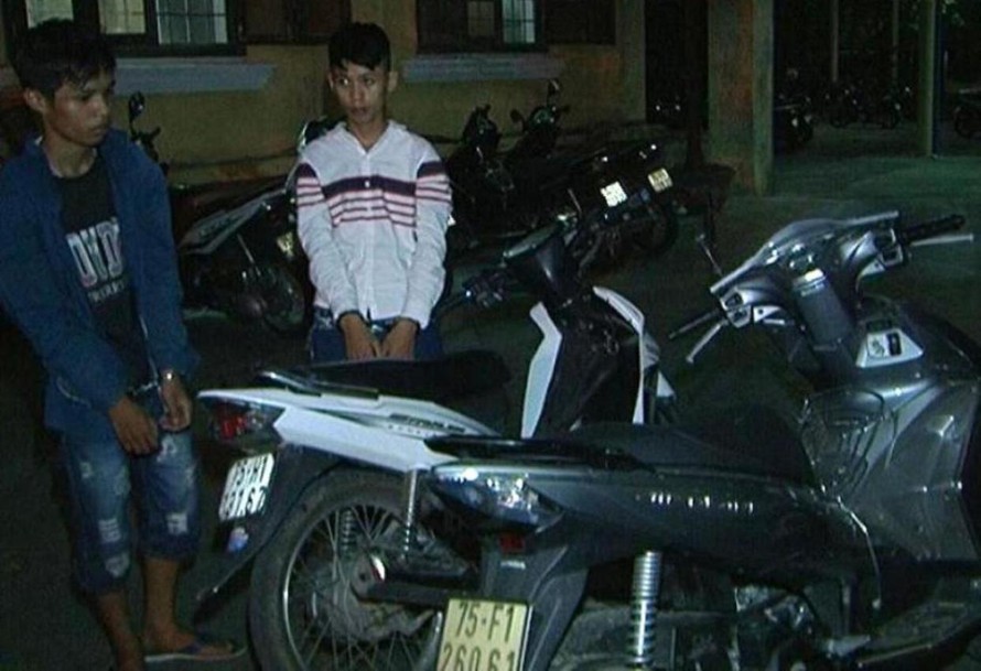 Tuy tuổi đời còn rất trẻ, nhưng Hải và Khánh là hai đối tượng trộm xe gắn máy chuyên nghiệp tại Huế.