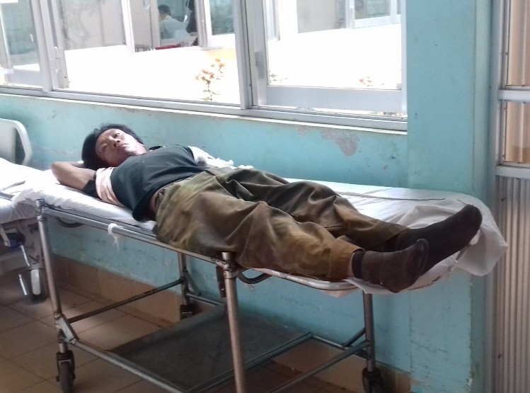 Nạn nhân bị thương nặng đang được điều trị tại bệnh viện tỉnh Gia Lai.
