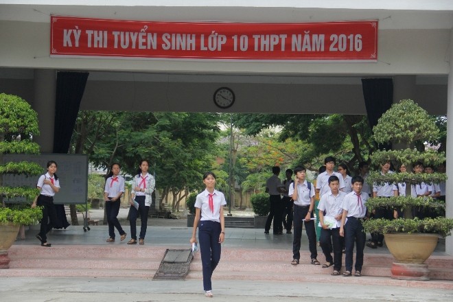 Thí sinh tham dự kì thi vào lớp 10 THPT THPT và chuyên Lê Quý Đôn năm học 2016 – 2017. Ảnh: Thanh Trần