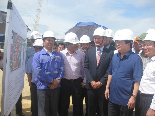 Phó thủ tướng Trịnh Đình Dũng cùng đoàn công tác thăm Khu kinh tế Nghi Sơn