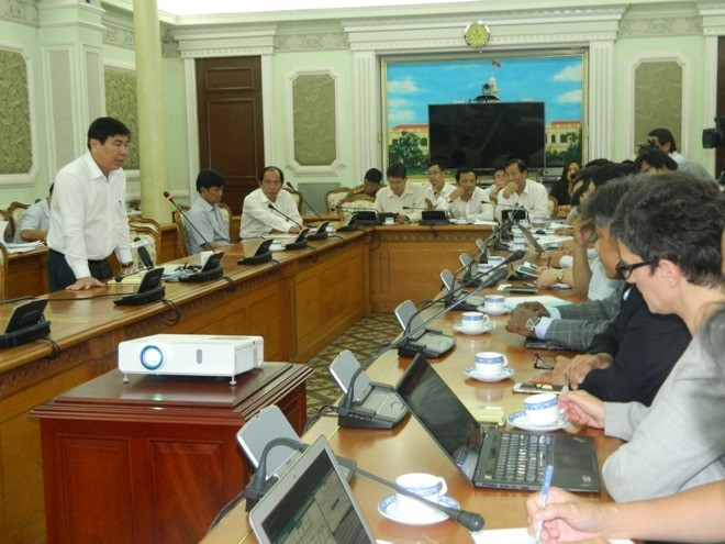 Chủ tịch UBND TPHCM Nguyễn Thành Phong chủ trì buổi làm việc với lãnh đạo Tập đoàn VNPT.