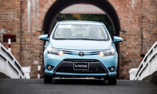 Toyota giảm giá, thêm ưu đãi cho Vios và Altis