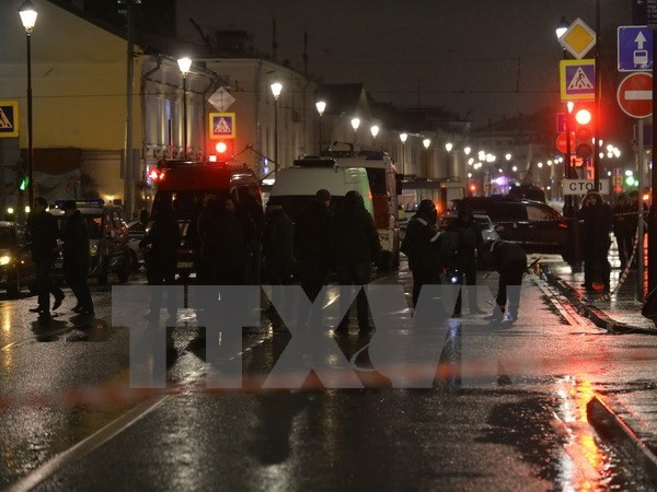 Cảnh sát Nga điều tra tại hiện trường một vụ nổ. (Nguồn: AFP/TTXVN)