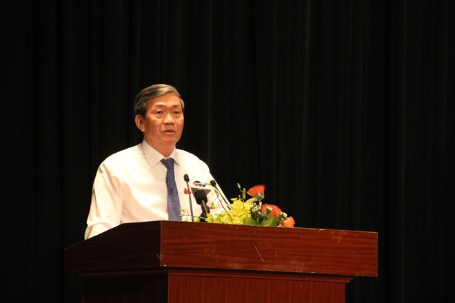 Ông Đinh Thế Huynh phát biểu tại buổi tiếp xúc cử tri tại TP Đà Nẵng.