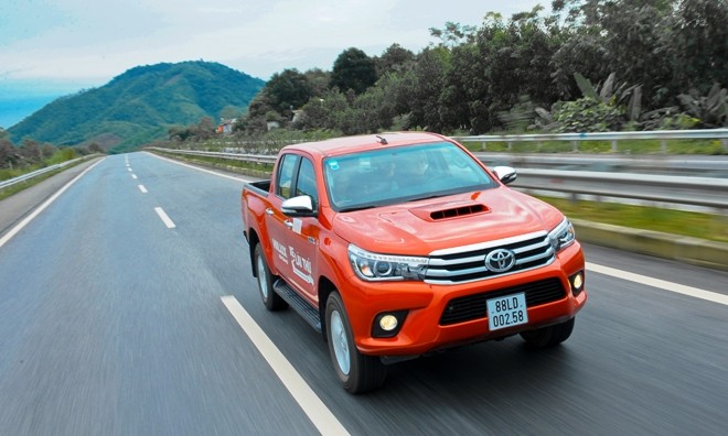 Toyota Hilux 2016: Âm thầm xây chỗ đứng