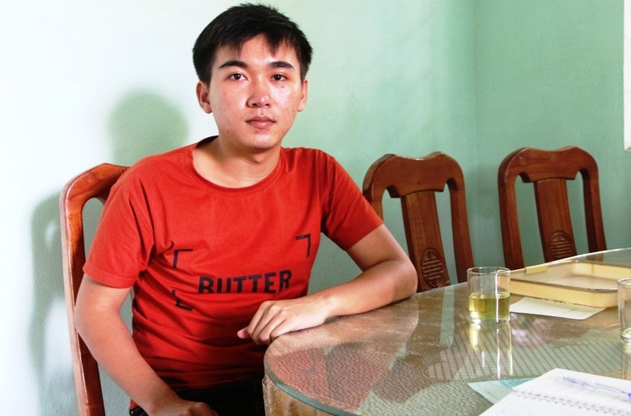 “Cậu bé điểm 10” Lê Nhật Tiến - tân thủ khoa Đại học Huế là con nhà nghèo, lại mồ côi bố.