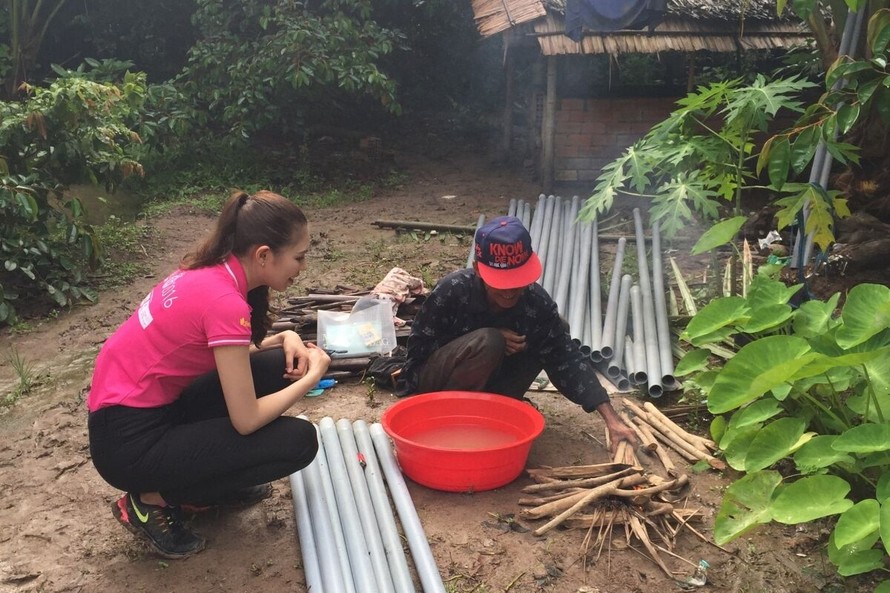 Cát Nhiên mang nước sạch đến cho người nghèo tỉnh Sóc Trăng