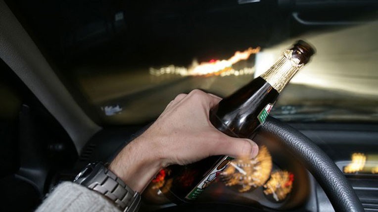 Mức phạt lái xe uống rượu bia có 'đủ đô'?