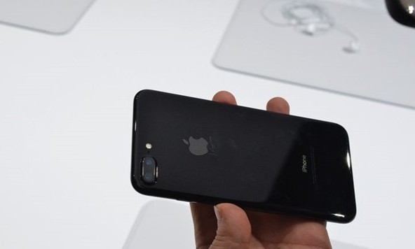 Khuyến cáo đặc biệt của Apple về iPhone 7 màu đen bóng
