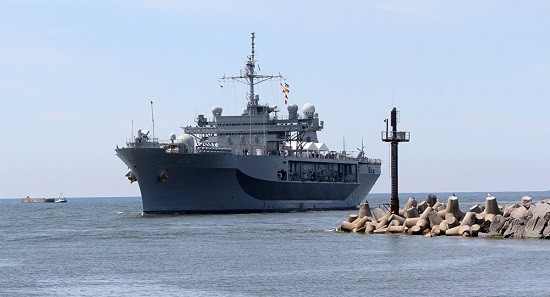 Tàu USS Mount Whitney.