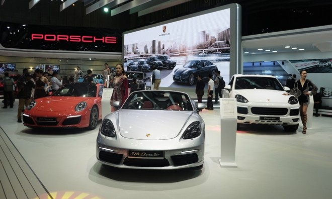 Chiêm ngưỡng dàn siêu xe bạc tỷ của Porsche tại VIMS 2016