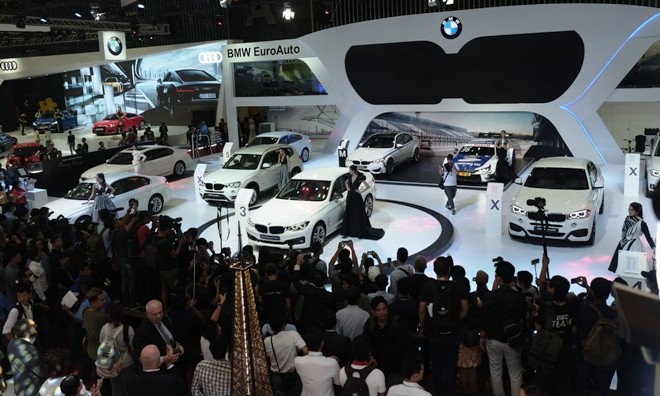 BMW khoe dàn xe sang tại VIMS 2016