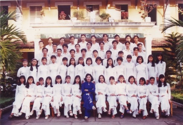 Nữ sinh trường THPT Lê Quý Đôn TPHCM những năm 1990.