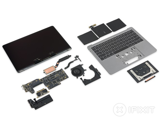 Mục kích 'mổ bụng' MacBook Pro 2016