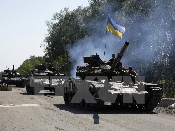 Binh sỹ Ukraine tuần tra gần thành phố Debaltseve thuộc khu vực Donetsk. Nguồn: AFP/TTXVN.
