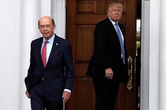 Tổng thống tân cử Donald Trump và nhà đầu tư Wilbur Ross, người nhiều khả năng sẽ trở thành bộ trưởng thương mại trong nội các của Trump. Ảnh: Reuters.