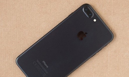 iPhone 7 Plus dính lỗi ‘màn hình đen’ khi dùng camera