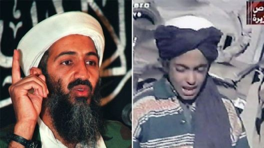 Osama Bin Laden (bên phải) và con trai Hamza khi còn nhỏ.