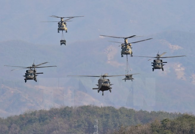 Bản tin 14H: Gần 100 trực thăng chiến đấu Mỹ di chuyển tới Đức