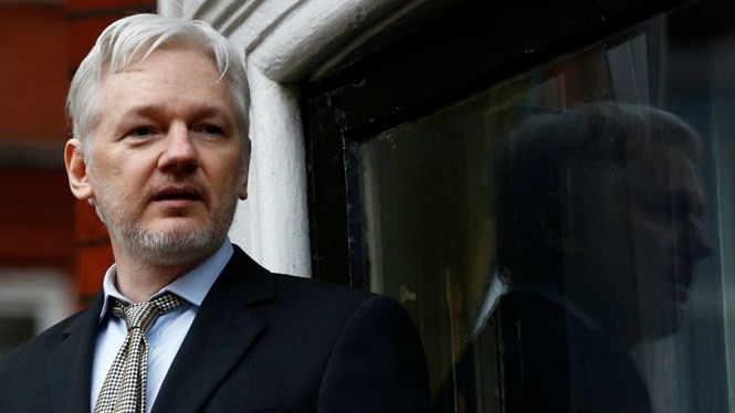 Người sáng lập WikiLeaks, ông Julian Assange tuyên bố sẽ cung cấp tài liệu kỹ thuật cho các hãng công nghệ chịu thiệt hại từ hoạt động tấn công mạng của CIA