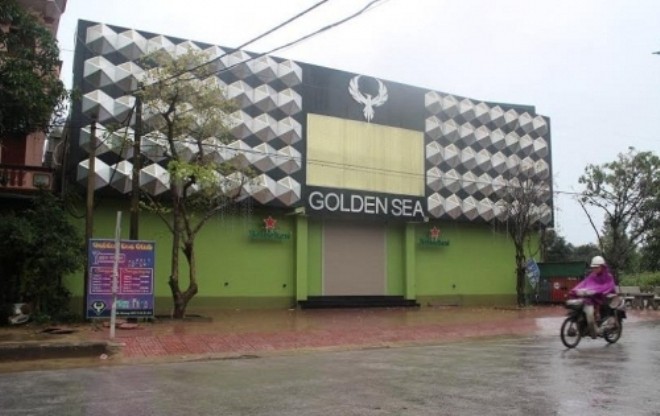 Quán Bar GoldenSea, nơi xảy ra vụ việc.