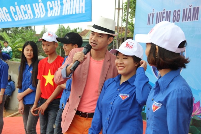Danh hài Xuân Bắc làm nóng “ngày hội đoàn viên” tại Nghệ An