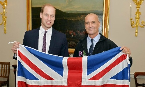 Henry Worsley (phải) và Hoàng tử William tại London ngày 19/10 năm ngoái. Ảnh: AFP.