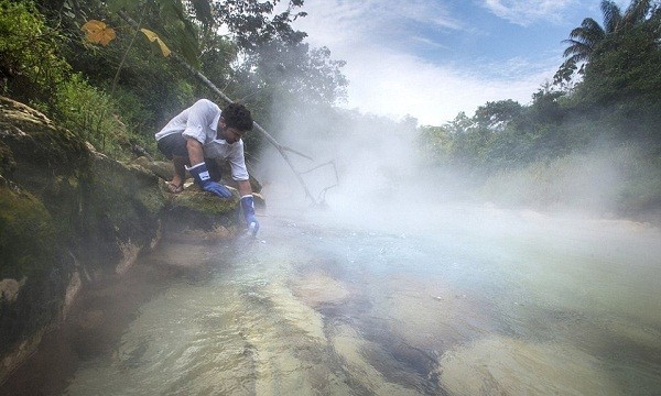Hành trình đi tìm dòng sông nước nóng huyền bí giữa lòng Amazon 