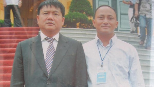 Ông Đinh La Thăng (trái) và "hiệp sỹ Nguyễn Văn Minh Tiến