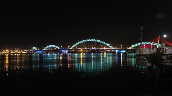 19g35 tối 25/5, đoàn thuyền Clipper Race 2015 – 2016 sẽ bắt đầu diễu hành trên sông Hàn. Ảnh: Thanh Trần. 
