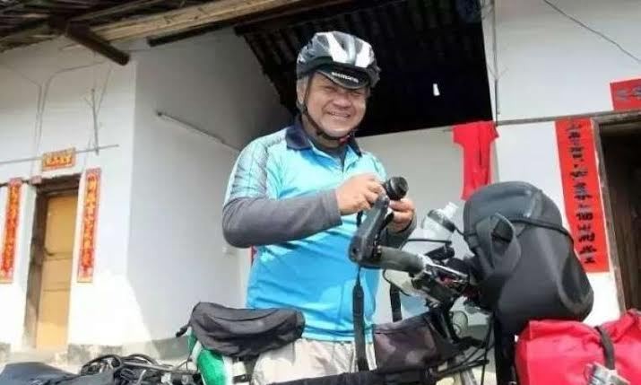 Ông Luo Run Xiang đã thực hiện hành trình đạp xe về quê sau 5 năm ấp ủ dự đinh.
