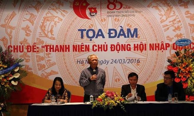 Nguyên Phó thủ tướng Vũ Khoan phát biểu tại toạ đàm