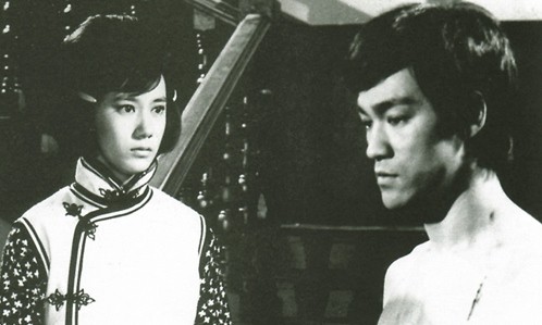 Miêu Khả Tú sinh năm 1952 ở Hong Kong. Năm 1971, cô được khán giả chú ý khi đóng "Đường Sơn đại huynh" cùng Lý Tiểu Long.