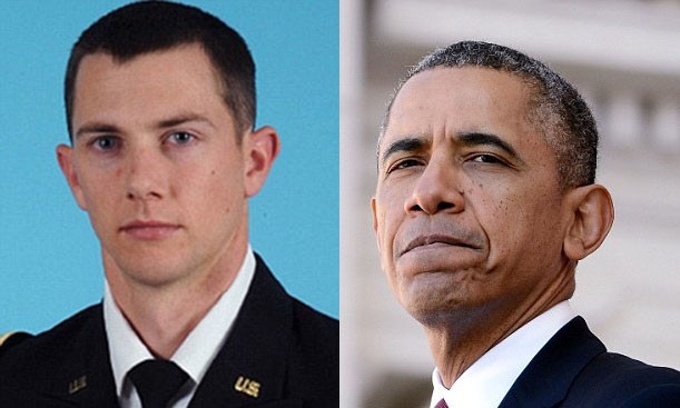 Đại úy Nathan Michael Smith (ảnh trái) kiện Obama lên tòa án Mỹ.