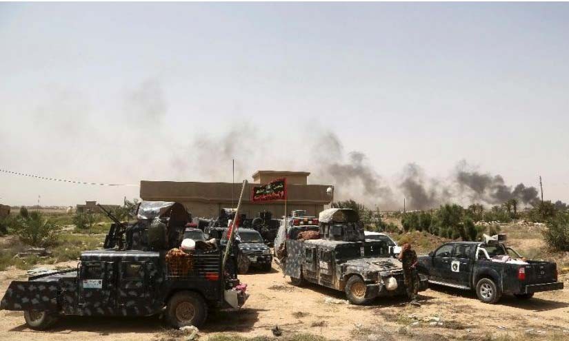 Quân đội Iraq tập kết xung quanh Fallujah, chuẩn bị cho đợt tổng tấn công.