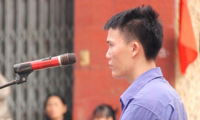 Phan Văn Dan tại phiên tòa sáng nay 24/6. Ảnh: Tân Châu